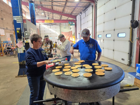 deer hunt group breakfast